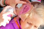 Bėgimo entuziastai ruošiasi "Pink Run su BENU" bėgimui.