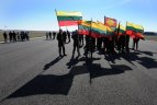 2014 03 28. Tradicinis NATO bėgimas Zoknių oro uosto pakilimo take.