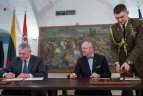 Bendradarbiavimo sutarties pasirašymas.