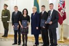Apdovanojimų ceremonija prezidentūroje.