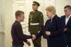 Apdovanojimų ceremonija prezidentūroje.