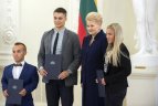 Apdovanojimų ceremonija prezidentūroje.