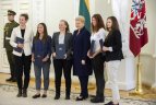 Apdovanojimų ceremonija prezidentūroje.