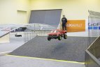 Kaune atidaryta pirmoji vidaus patalpų arena radijo bangomis valdomiems modeliams.