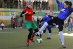 Moters dieną į futbolo aikštę išbėgo ir dėstytojos,  ir močiutės