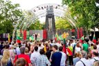 Olimpiečiams įteikta Lietuvos žmonių sukurta trispalvė