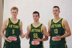 U-19 vaikinų krepšinio rinktinė - pasaulio čempionato fotosesijoje.