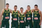 U-19 vaikinų krepšinio rinktinė - pasaulio čempionato fotosesijoje.
