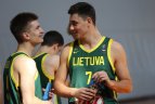 U-19 vaikinų krepšinio rinktinė - pasaulio čempionato fotosesijoje.