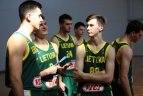 U-19 vaikinų krepšinio rinktinė - pasaulio čempionato fotosesijoje.