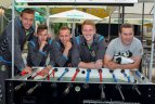 Lietuvos jaunimo rinktinės futbolininkai mačui ruošėsi prie futbolo stalų