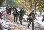 Vasario 16-ąją lenktynininkas B. Vanagas leido su kariais