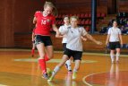 Moterys po futbolo treniruočių grįžta laimingesnės