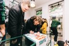 Žalgiriečiai didžiausios „Žalgirio“ atributikos parduotuvės atidaryme