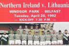 Prieš 21 metus - 1992 m. balandžio 28 d. - Lietuvos futbolo rinktinė Šiaurės Airijoje žaidė pirmą po Nepriklausomybės atkūrimo oficialų mačą.