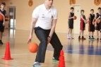 Sostinės krepšinio mokykloje 13-mečių treneriu vienai dienai tapo Kęstutis Kemzūra.