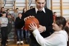 Krepšinio diena Lapių pagrindinėje mokykloje su J.Mačiuliu ir V.Garastu