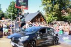 "Sprite talentų kovos" finale - dėjimas peršokus automobilį.